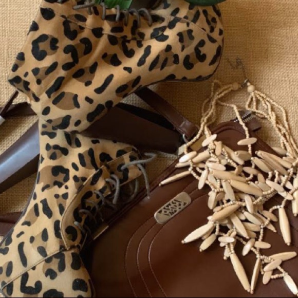 ‼️S A L E ‼️ Cheetah Print Heels - Picture 3 of 5